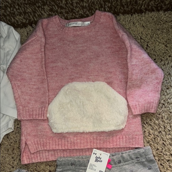 Assorted Set of Sweatshirts & Hoodies and Pants - Picture 12 of 13